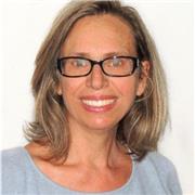 Madrelingua Inglese con ampia esperienza come insegnante e interprete all'estero ed in Italia, mi propongo per lezioni on line